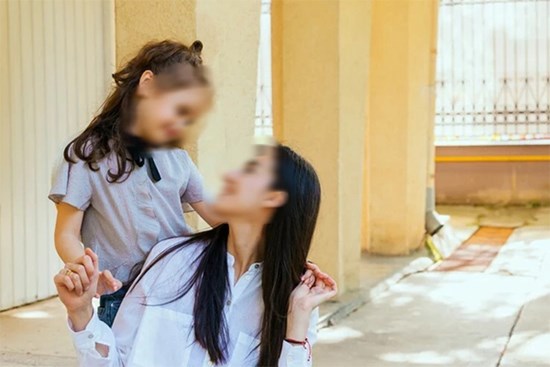 Tỉnh dậy sau khi ngất xỉu, tôi cay xè mắt, mãn nguyện vô cùng khi nghe câu nói từ con riêng của chồng