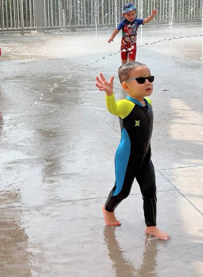 Bảo Thy nuôi con bình dân để bé cứng cáp, phát triển trí não lại nhưng bị nói bé còi quá-2