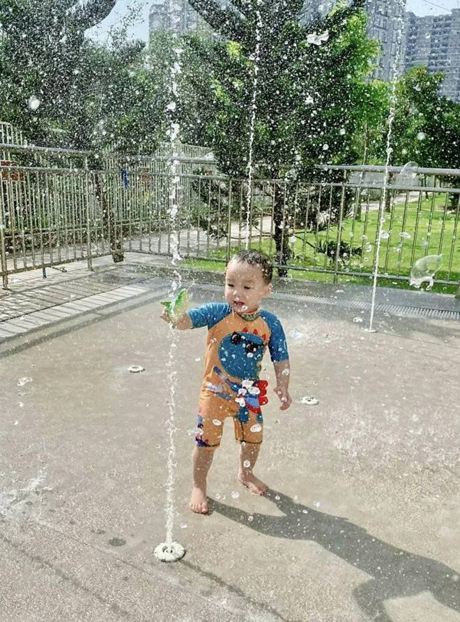 Bảo Thy nuôi con bình dân để bé cứng cáp, phát triển trí não lại nhưng bị nói bé còi quá-5