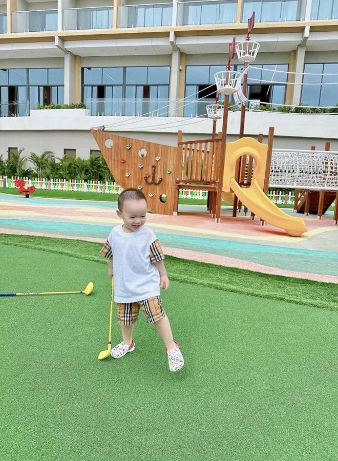 Bảo Thy nuôi con bình dân để bé cứng cáp, phát triển trí não lại nhưng bị nói bé còi quá-6