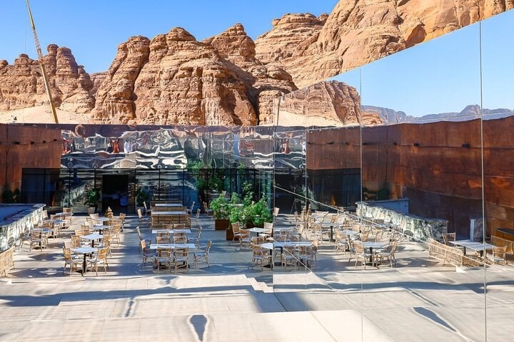 Nhà hát chứa 500 người tàng hình giữa sa mạc, thách thức đôi mắt tinh tường nhất-5