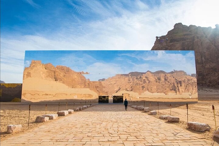 Nhà hát chứa 500 người tàng hình giữa sa mạc, thách thức đôi mắt tinh tường nhất-2