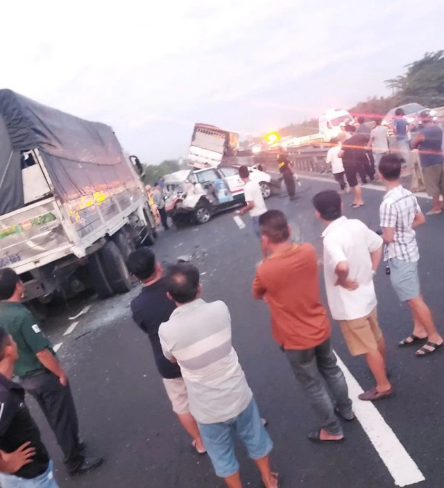 Tai nạn trên truyến cao tốc Trung Lương – Mỹ Thuận: 2 người thương vong-3