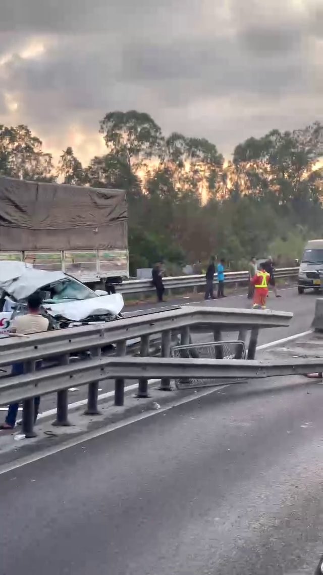 Tai nạn trên truyến cao tốc Trung Lương – Mỹ Thuận: 2 người thương vong-4