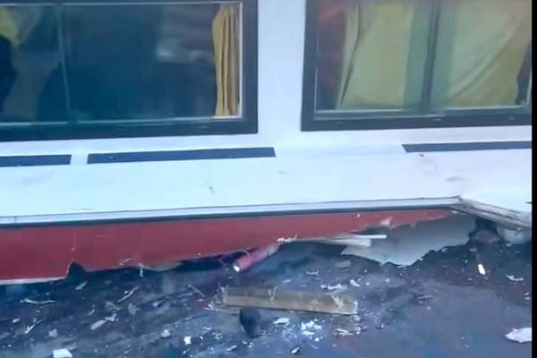 Hai xe giường nằm tông nhau, 1 người chết, nhiều người bị thương-2