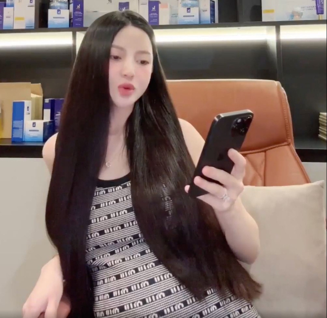 Mẹ bầu Chu Thanh Huyền bị hội mẹ chồng online soi: Chảnh, liên tục làm việc ít nghỉ ngơi dưỡng thai, đáp trả ra sao?-1