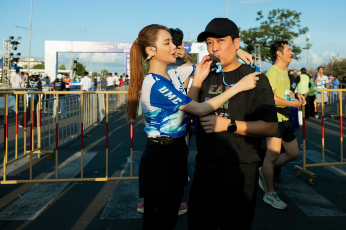 Nhã Phương tặng quà sinh nhật có 1-0-2 cho Trường Giang, nam diễn viên có hành động cưng chiều cực ngọt!-6