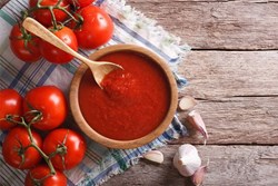 Đầu bếp chỉ thêm vào 1 nguyên liệu khi làm sốt cà chua mà siêu thơm ngon lại không chứa chất phụ gia