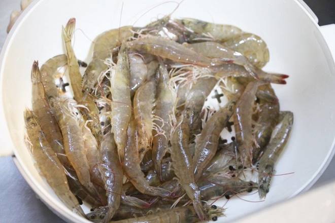 Canh tôm đậu hũ nấu đơn giản kiểu này được món ngon, bổ dưỡng ngày hè-2