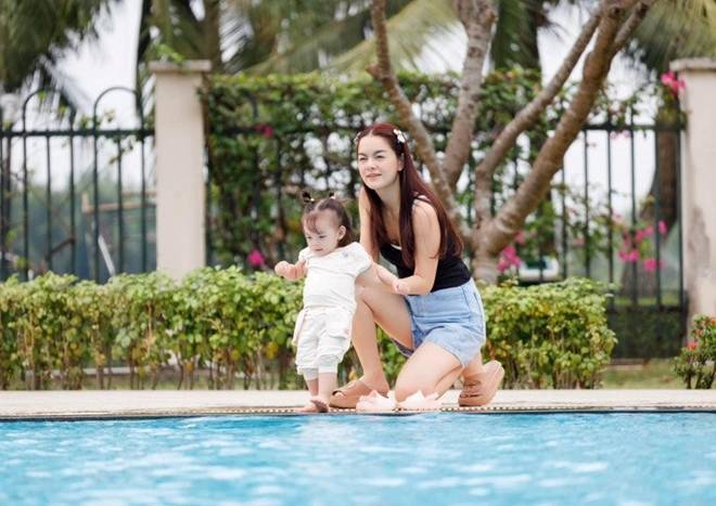 Phạm Quỳnh Anh nức nở xin lỗi con gái chung với ông bầu Quang Huy, hứa sai ở đâu sẽ làm lại ở đó-3