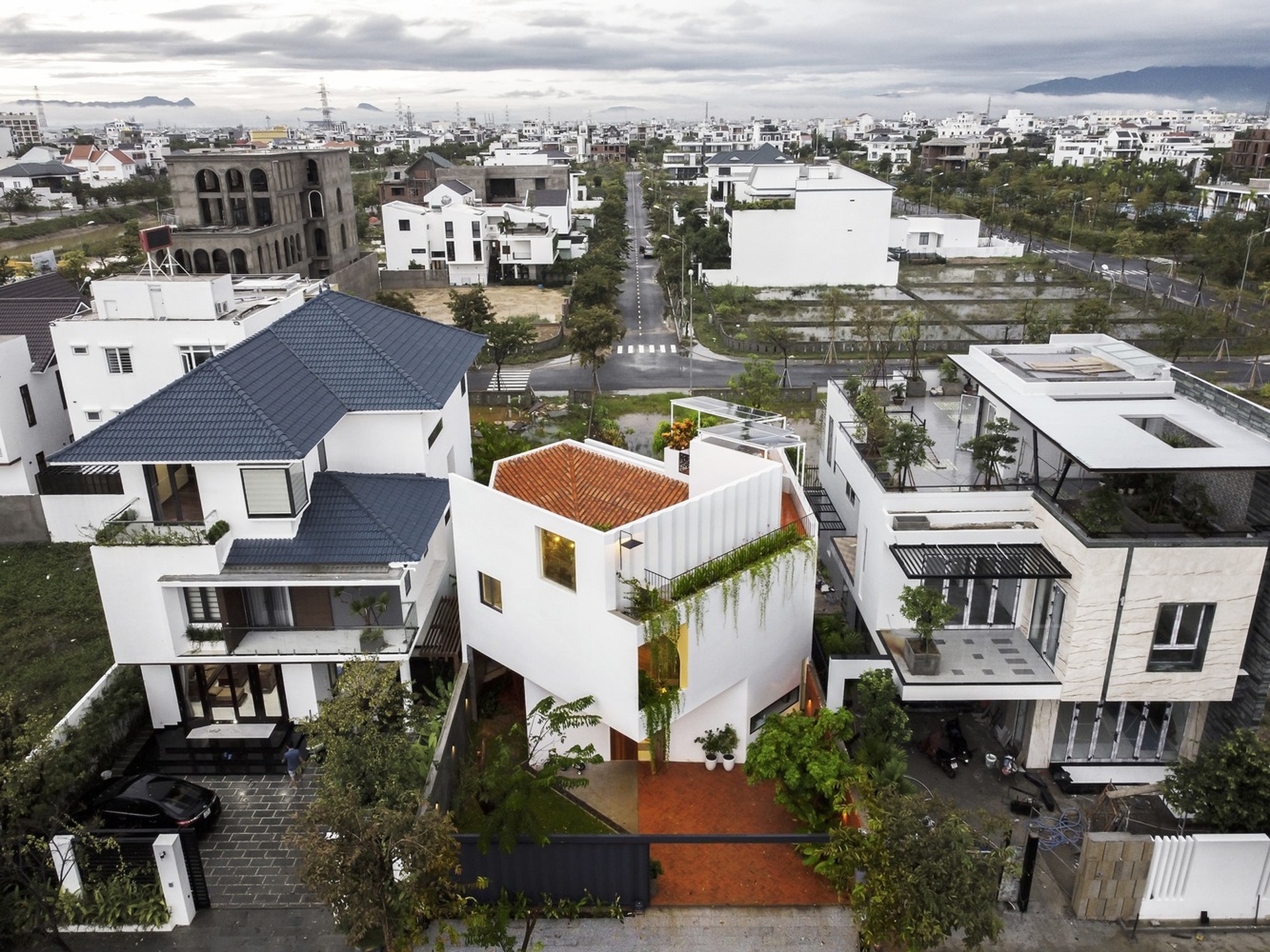 Căn nhà xoay ngang, xanh mướt và độc đáo tại Đà Nẵng-4