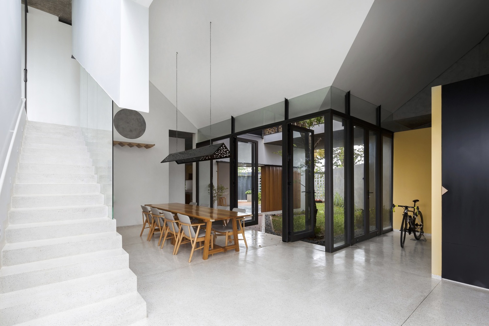 Căn nhà xoay ngang, xanh mướt và độc đáo tại Đà Nẵng-7