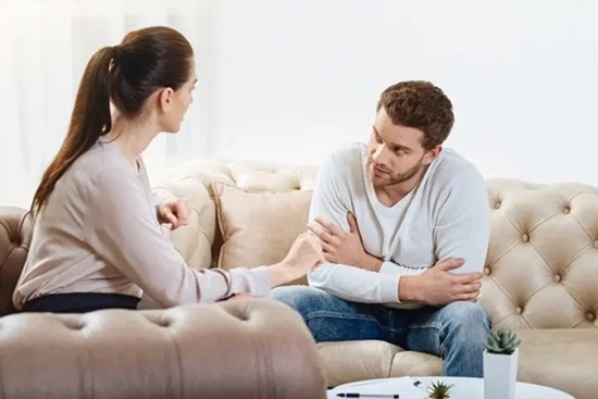 Nhập viện tâm thần vì ghen tuông điên cuồng