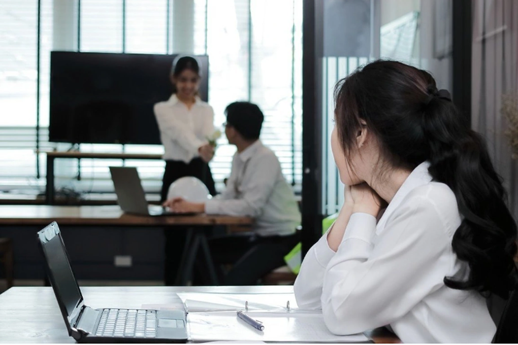 Nữ nhân viên hoảng hồn khi sếp hỏi: Sao em thơm quá-3