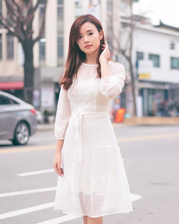 Chăm diện 4 kiểu trang phục, Midu luôn nổi bật và trẻ trung hơn so với tuổi-10