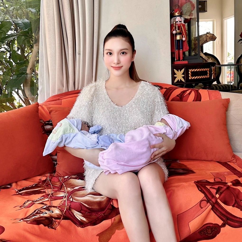 Từ hot girl Hà thành đời đầu gợi cảm đến phú bà giàu có, sang chảnh-4