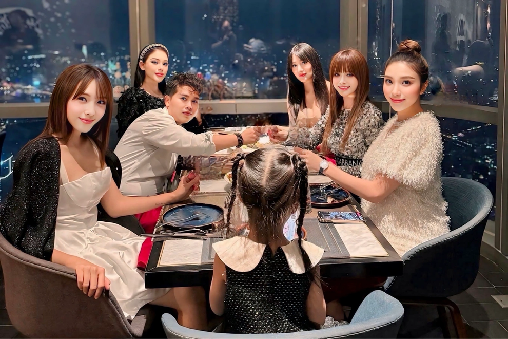 Từ hot girl Hà thành đời đầu gợi cảm đến phú bà giàu có, sang chảnh-2