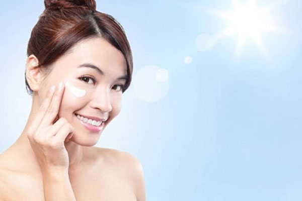 Sau khi bôi serum bao lâu thì dùng kem chống nắng?-3