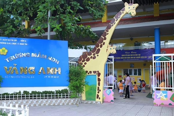 TP.HCM: Chủ nhóm lớp mầm non tư thục đè, đánh, nhét trái cây vào miệng trẻ-2