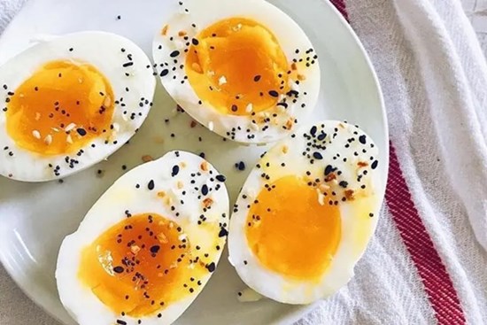 Bé 4 tuổi tử vong sau khi ăn trứng luộc vì sơ suất của bà nội