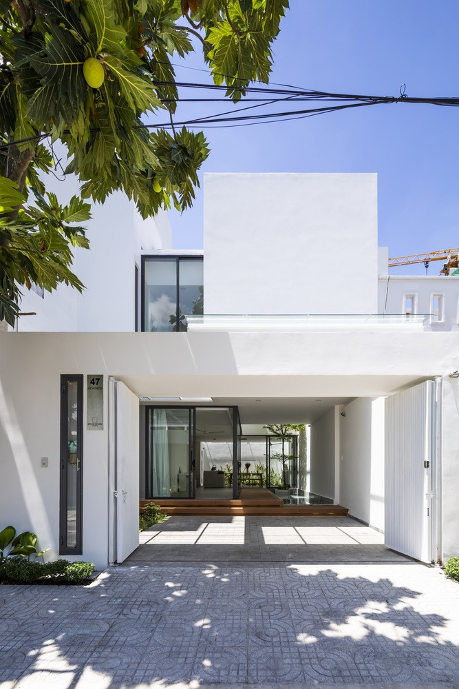 Nhà phố 2 tầng mộc mạc, thiết kế lấy cảm hứng từ một món bánh quê quen thuộc-3