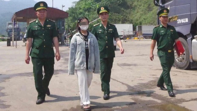 Giải cứu cô bé 13 tuổi bị lừa bán sang nước ngoài, đòi tiền chuộc-1