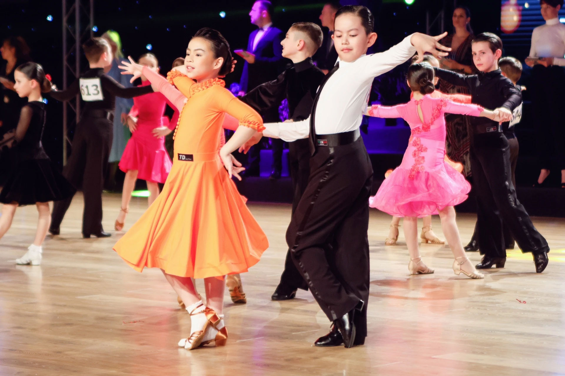Con trai Khánh Thi, Phan Hiển vô địch dancesport thế giới lần 2-2
