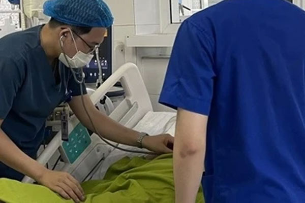 Sức khỏe nam sinh lớp 8 bị đánh chấn thương sọ não: Thông tin mới nhất-2