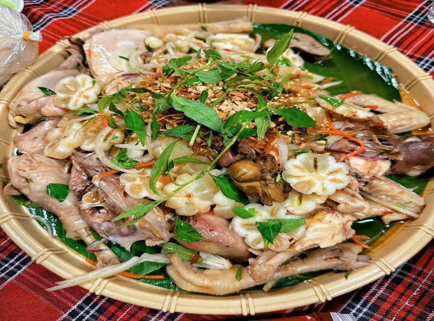 Gỏi gà măng cụt lại sốt, bà nội trợ chen nhau lên chợ mạng gom măng cụt xanh-3