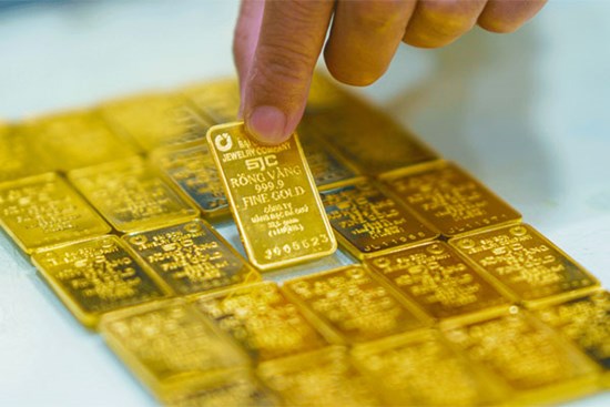 Giá vàng hôm nay 24/4/2024 hồi sức, SJC tăng dữ dội sau phiên đấu thầu vàng ế