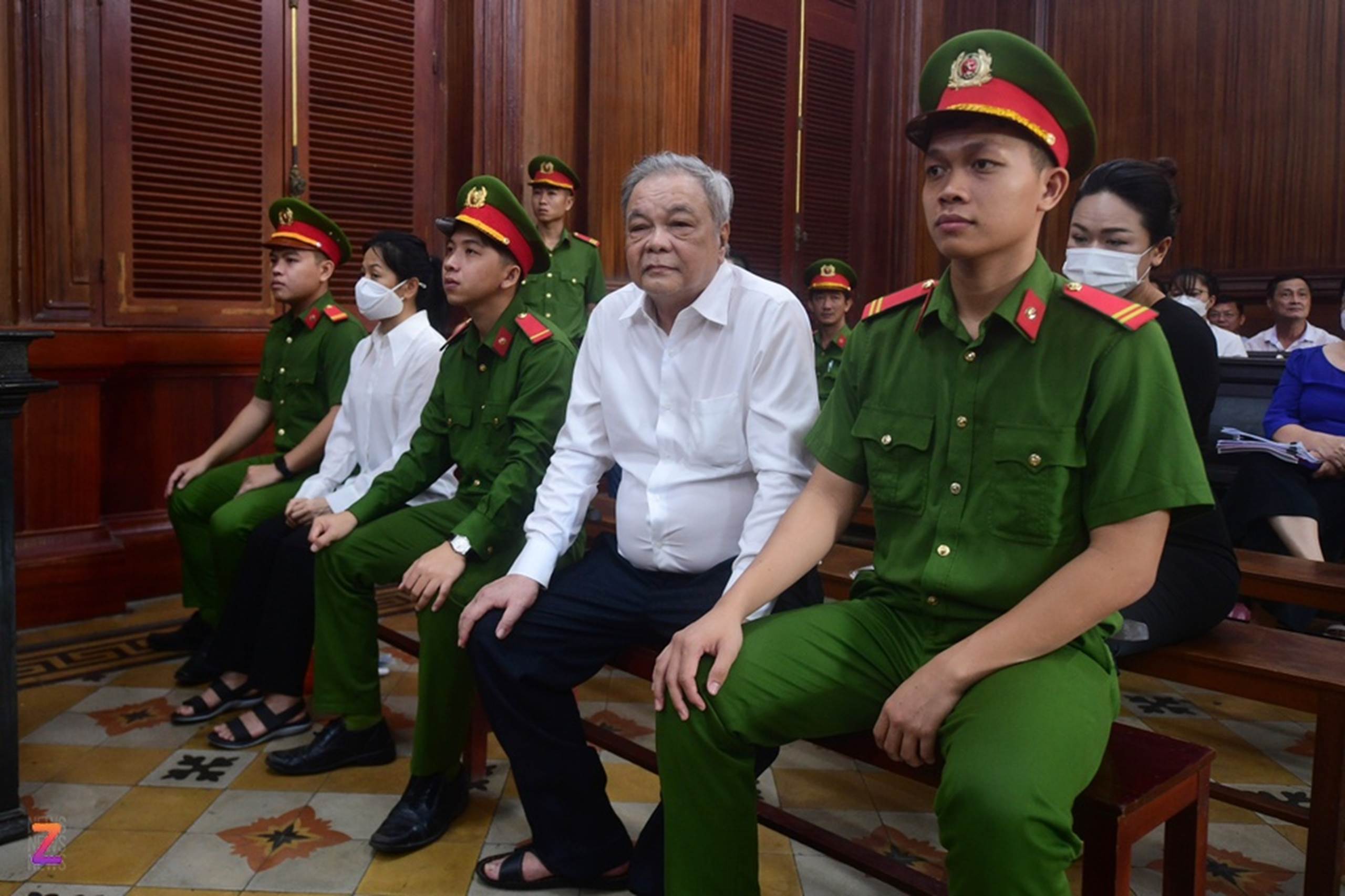 Đề nghị mức án đối với cha con bị cáo Trần Quí Thanh trong hôm nay-3