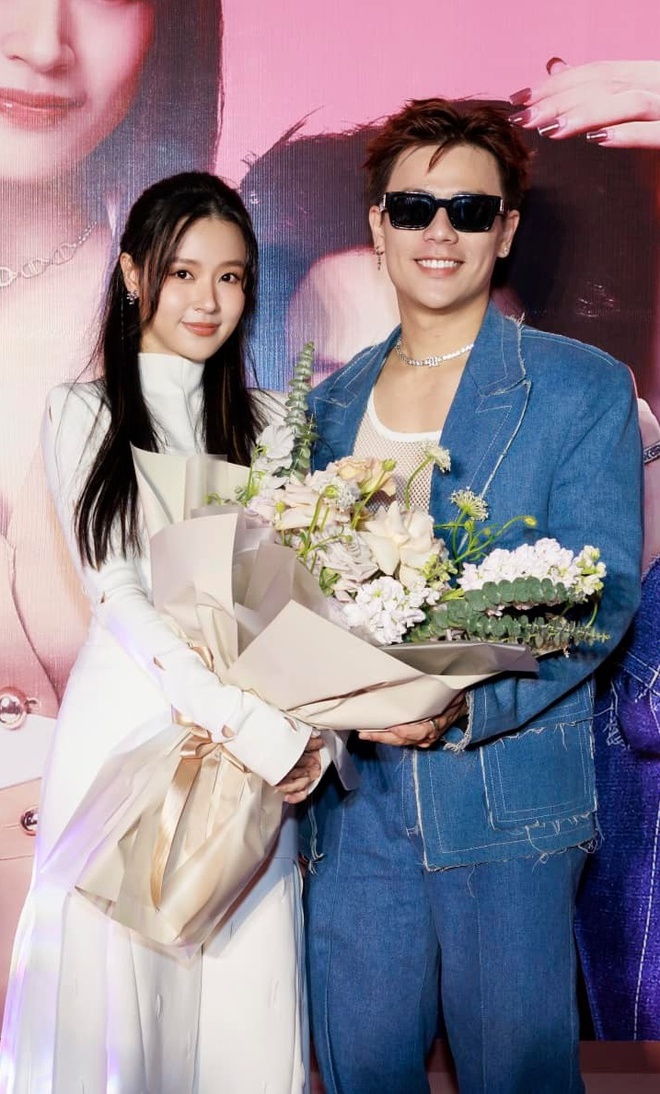 Midu và thiếu gia nhựa Duy Tân từng công khai sánh đôi ở sự kiện, thái độ lạ của cả hai gây chú ý-7