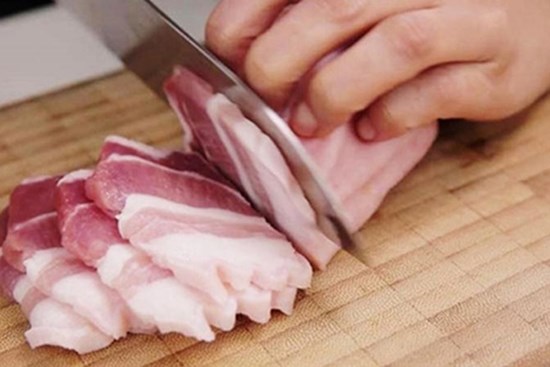 Thái thịt nên thái dọc thớ hay ngang thớ? Việc đơn giản nhưng không phải ai cũng biết