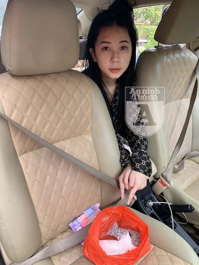 Gương mặt lạnh lùng của hot girl 19 tuổi khi bị công an bắt quả tang-1