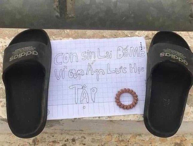 Trêu đùa để lại dép và giấy xin lỗi bố mẹ bên bờ kênh, 3 học sinh làm cả xã tá hỏa đi tìm-1