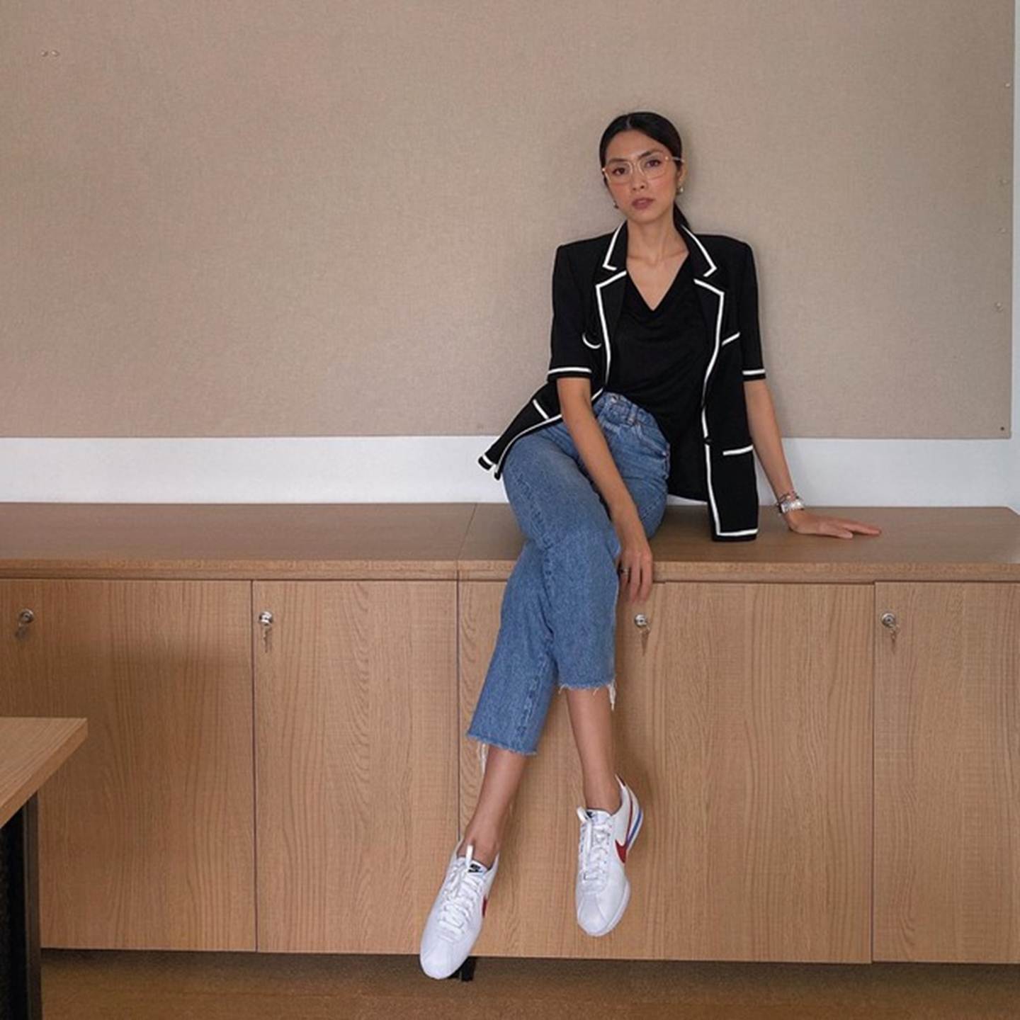 Tham khảo Tăng Thanh Hà 10 cách mặc quần jeans ống đứng sành điệu suốt 4 mùa-8