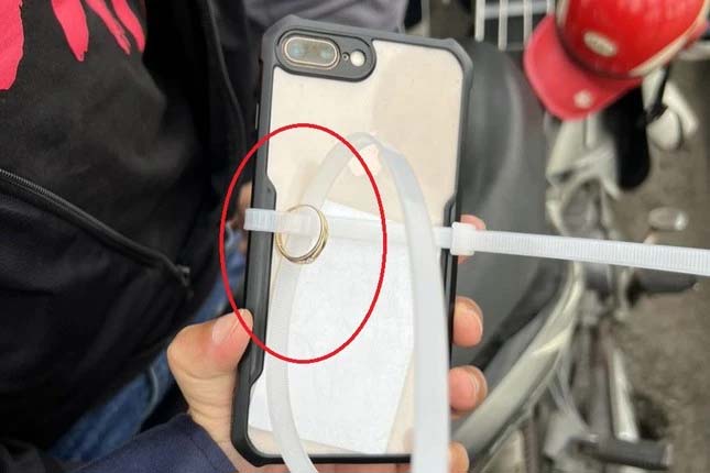 Để lại điện thoại và nhẫn vàng, người đàn ông nghi nhảy xuống sông tự tử-1