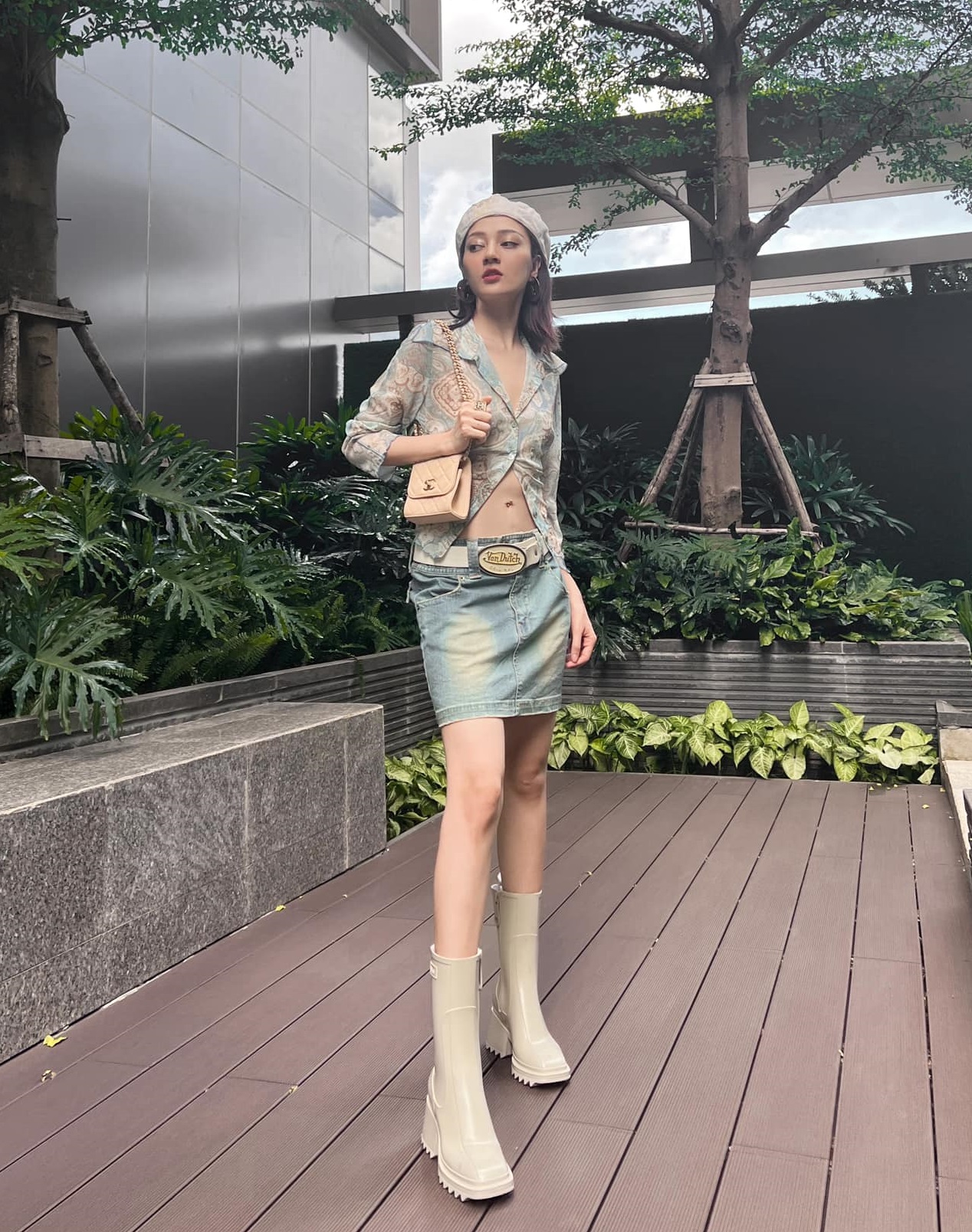 Thời trang hack tuổi và tôn dáng đỉnh cao của Bảo Anh-2