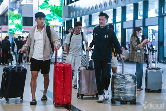 Vé máy bay 30/4-1/5 nhiều chặng bị vét sạch dù giá 'trên trời'