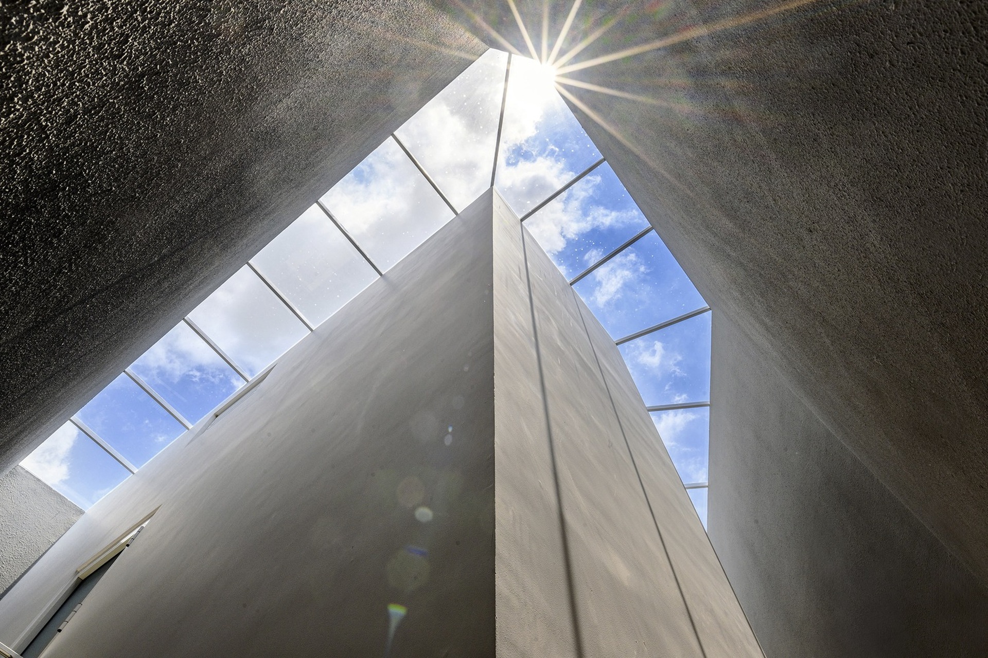 Căn nhà xanh, độc đáo trên mảnh đất hình lục giác tại TPHCM-11