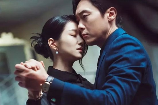 Sau đám cưới vài ngày, bí mật 