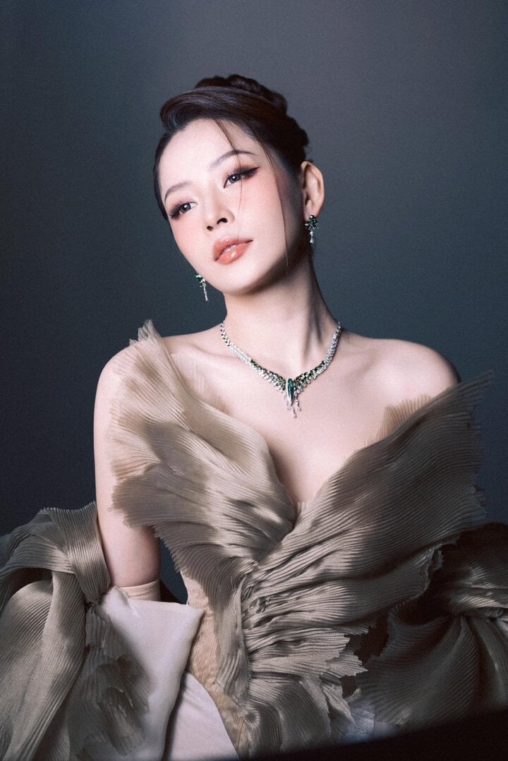 Chi Pu thay đổi thế nào sau 1 năm tỏa sáng ở show Đạp gió của Trung Quốc?-1