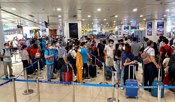 Hoảng hốt với tiền vé máy bay cho gia đình 4 người tới các điểm du lịch dịp nghỉ lễ-1