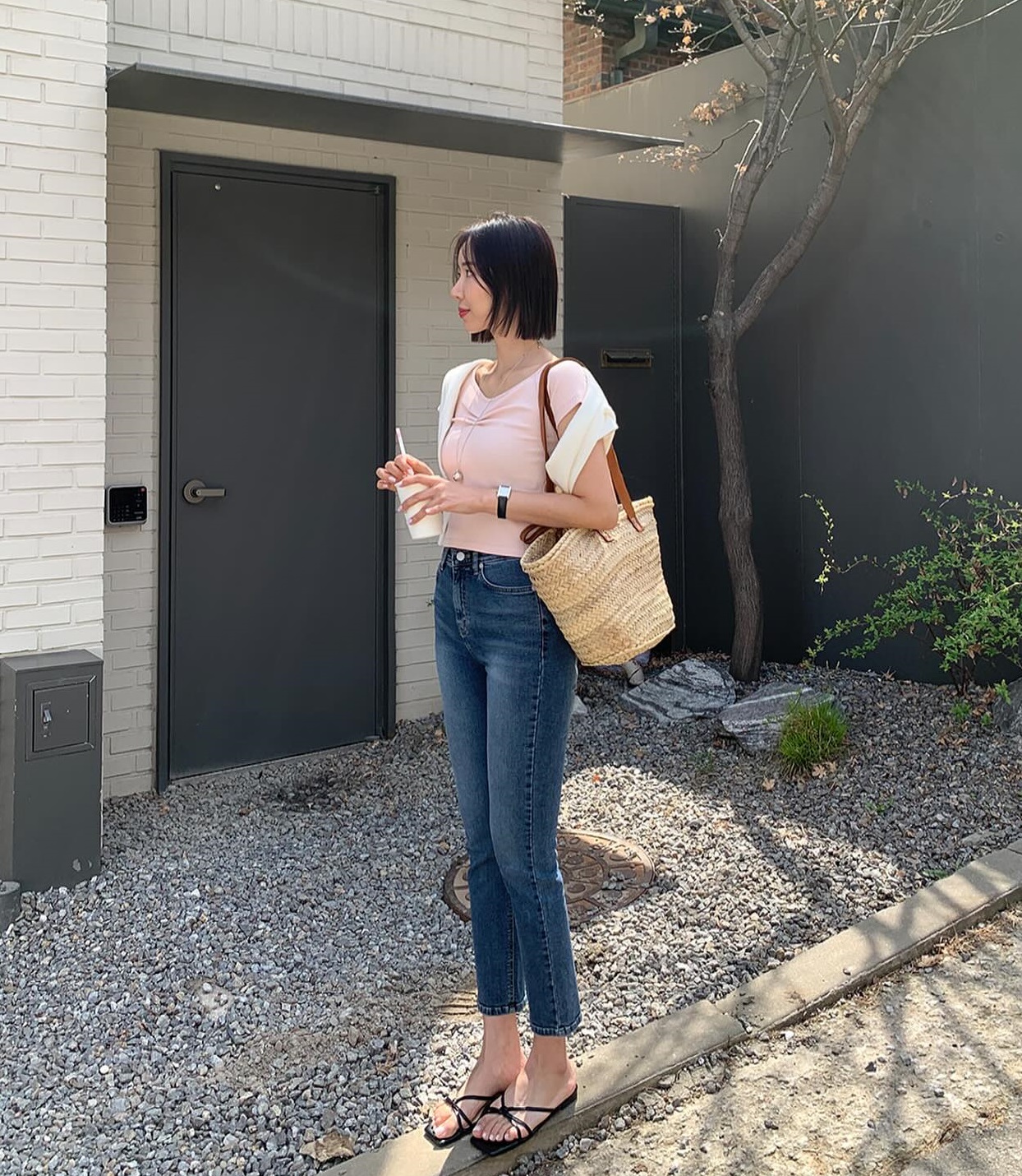 Xu hướng quần lửng trẻ trung và tôn dáng quay trở lại-4