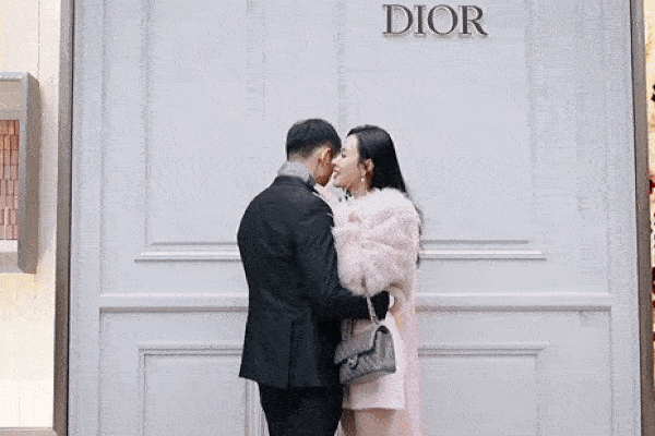 Midu tổ chức lễ ăn hỏi với chồng thiếu gia vào tháng 5-6