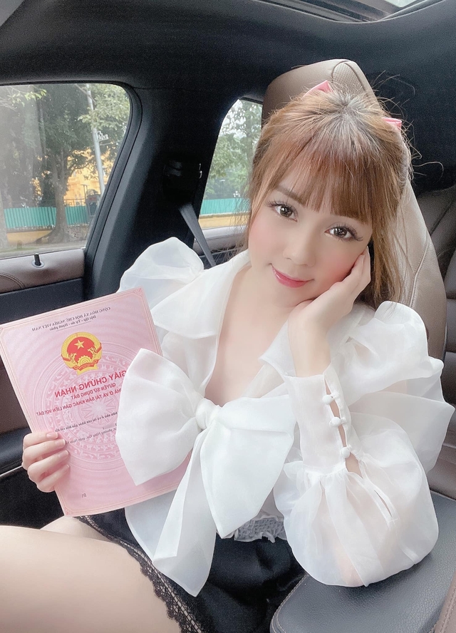 Cuộc sống mới của giảng viên từng tố chồng ngoại tình: Rời Việt Nam sang trời Tây, diện mạo lạ khó nhận ra-3