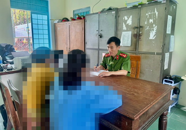 Bắt giam ba thiếu niên hiếp dâm bé gái 13 tuổi-1