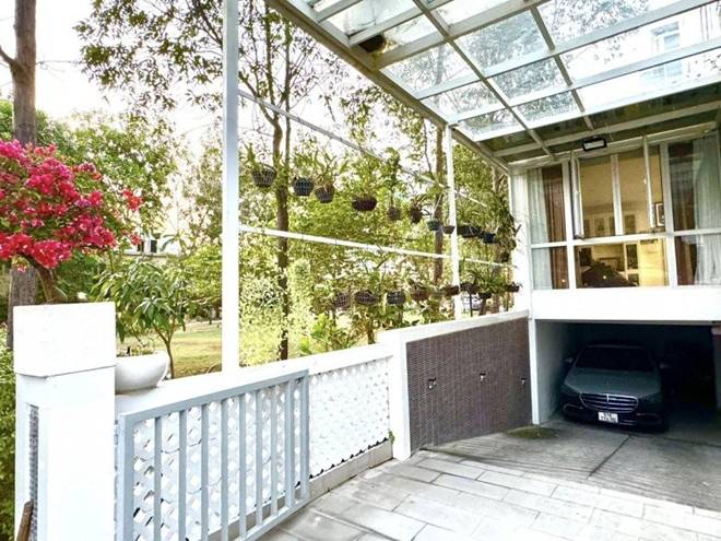 Trịnh Kim Chi hé lộ toàn cảnh ngôi nhà đang sống cùng chồng đại gia, khu vườn nhiều trái cây to bự-2