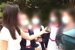 Con gái bị bịa chuyện, bắt nạt, bà mẹ Hà Nội xử lý 'không giống ai': Sau 5 tháng con thay đổi ngoạn mục, nói 1 câu 'mát lòng'