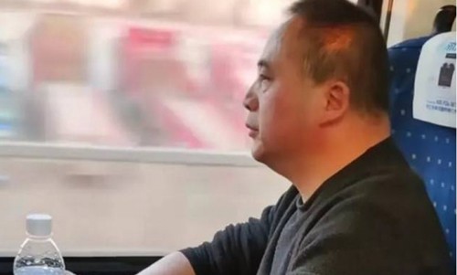 Đi hơn nghìn km đến thăm con gái lấy chồng xa, thái độ của con rể khiến người bố bỏ về luôn-1